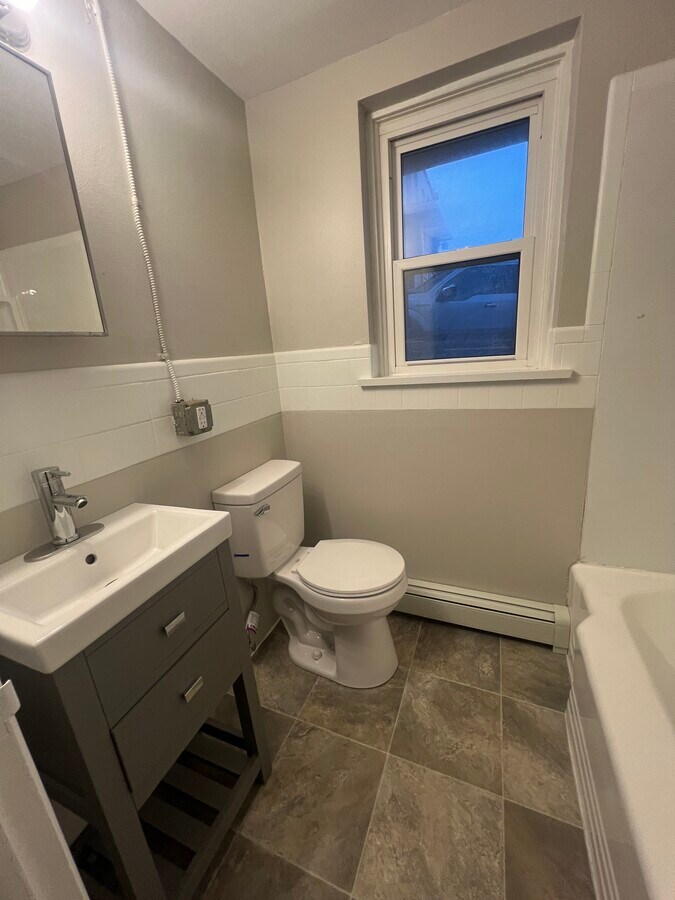 Photo - 2525 Peach St Unit Eastroom2