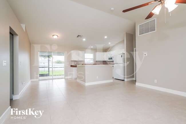 Photo - 2031 NE 9th Pl