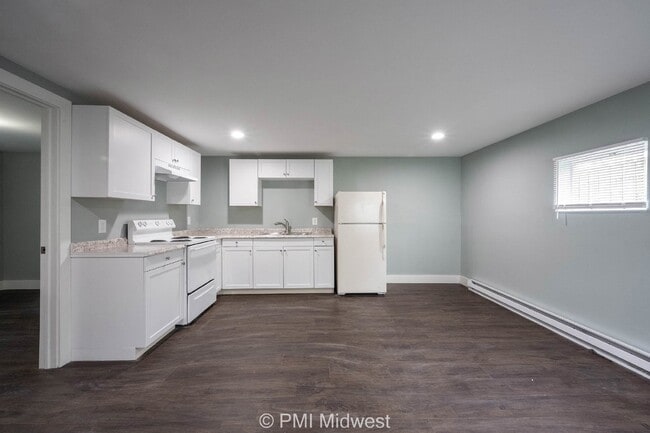 Photo - Charming 1-Bedroom Duplex with Modern Amen...