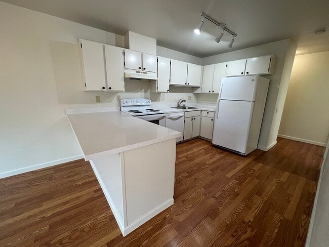 Photo - 557 Laine St Unit 557 Laine St APT. 3 Mont