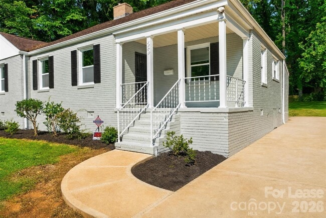 Photo - 1509 Wickham Ln