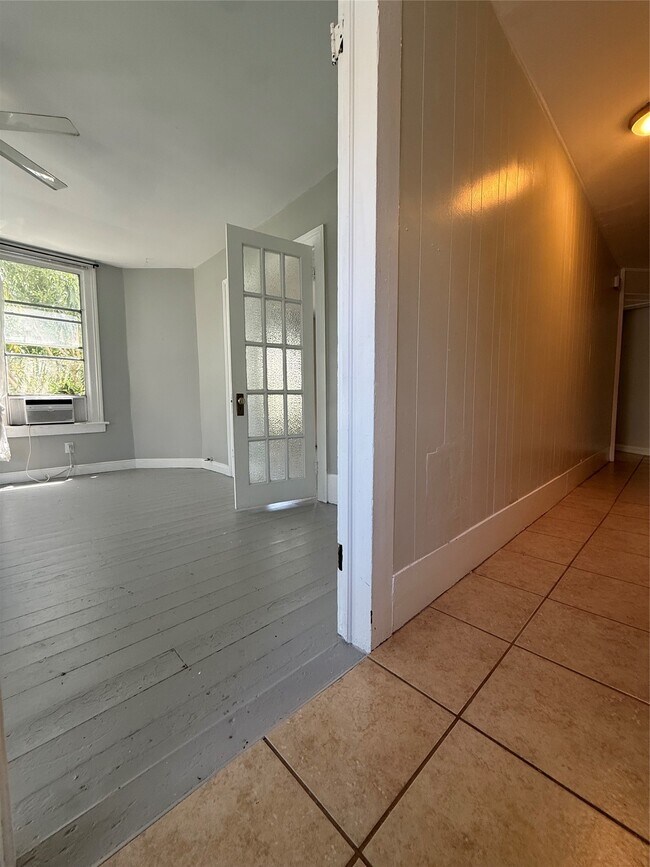 Photo - 2121 Avenue K