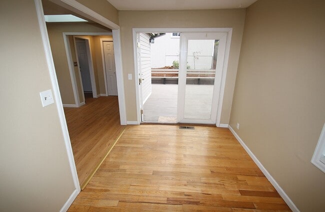 Photo - PRIVATE 3 BED SEATTLE HOME FOR RENT W EASY COMMUTE & BIG LOT