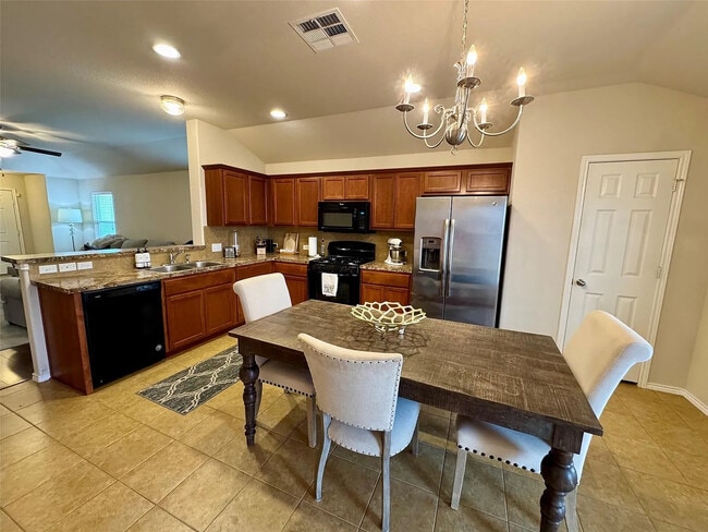 Photo - Room in House on Nottingham Loop