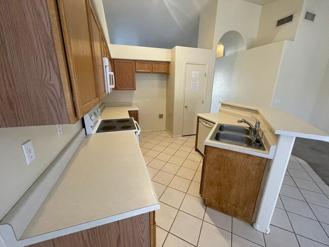 Photo - 837 E Glenmere Dr