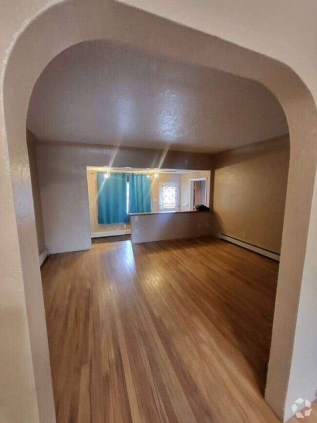 Building Photo - Adorable Nob Hill  3 bedroom 2  bath Rental