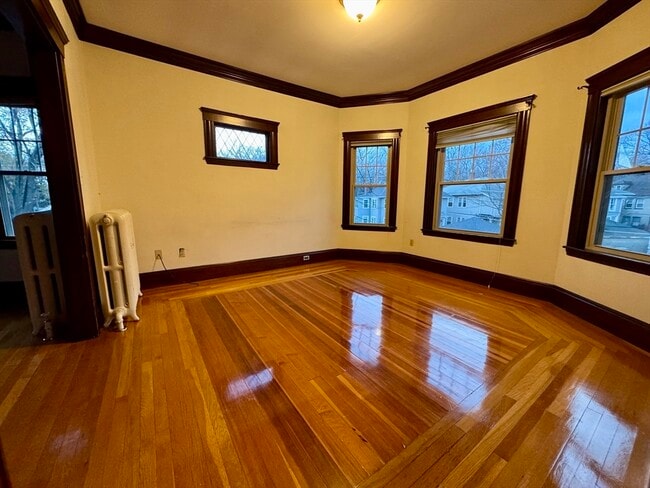 Building Photo - 9-11 Lincoln St Unit 2