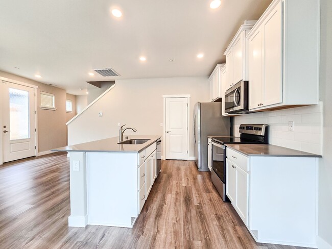 Photo - Newly Built Townhome 4bd 2.5ba