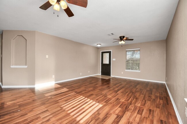 Photo - 1118 Desert Palms Ln