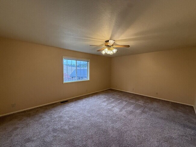 Photo - 2225 Marie Ln