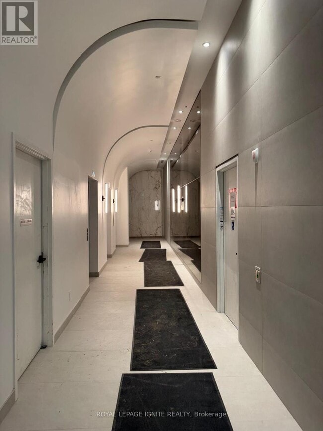 Photo - 2075 Lakeshore Rd. Unit 1302