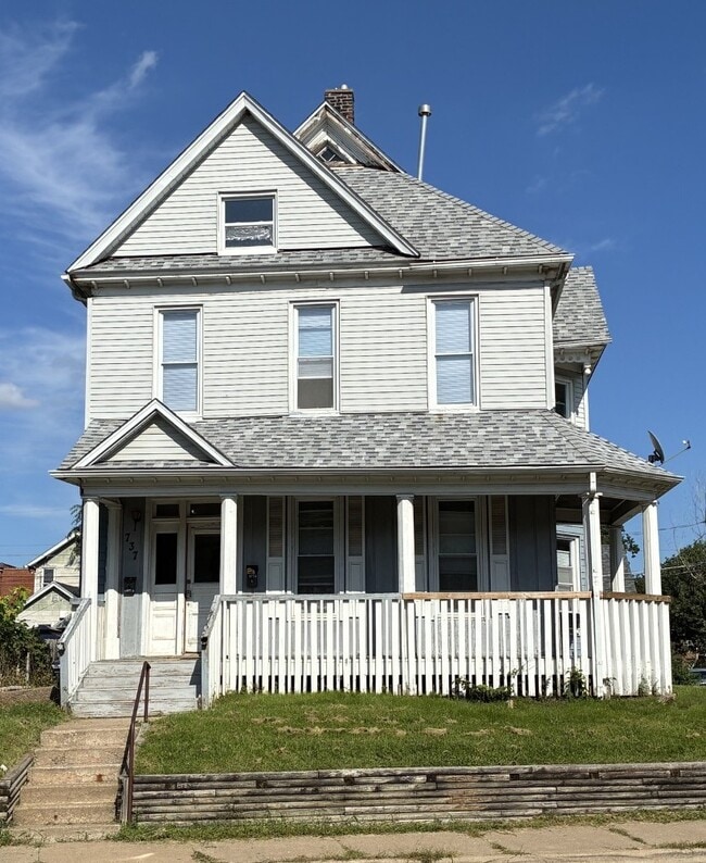 Photo - 737 17th St Unit 4