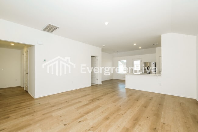 Photo - 4005 Olivia St