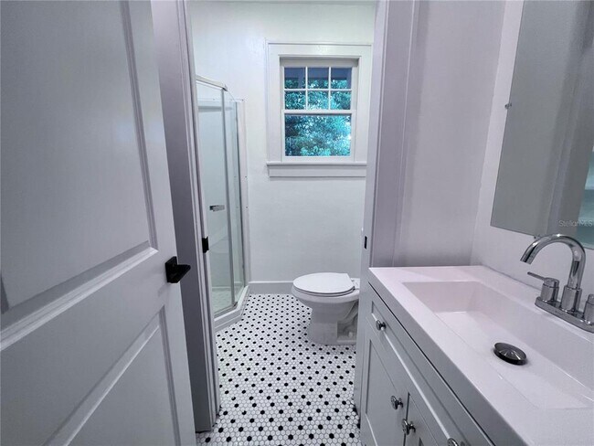 Photo - 204 NW 3rd St