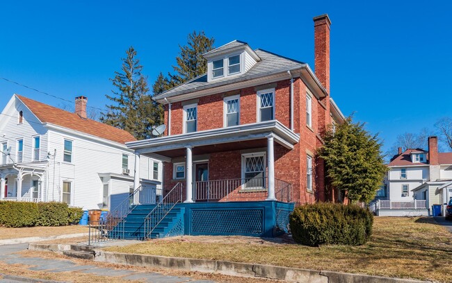 Beautiful Brick 2 -Story - Beautiful Brick 2 -Story House