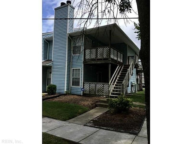 Building Photo - Thalia Station