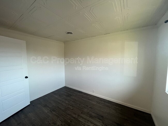Photo - 1770 Luxton St