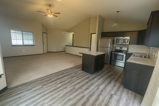 Photo - 2110/14 E Village Estates Dr Unit 2114 Village Estates