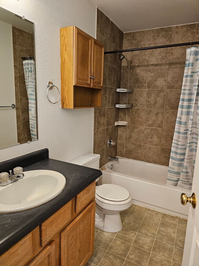 Photo - 1240 Taft Ave Unit Apt A