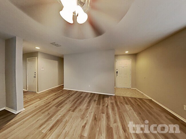Photo - 1412 Royal Meadows Tr