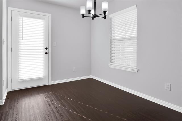 Photo - 218 W Lk St