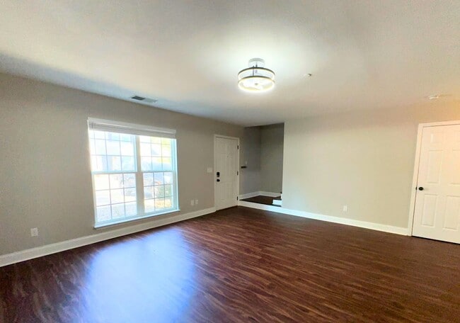 Photo - 1126 Maple Tree Ln