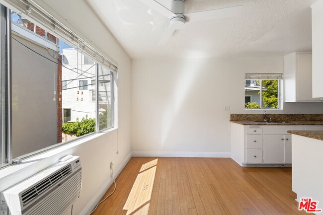 Photo - 11947 Kiowa Ave Unit 9