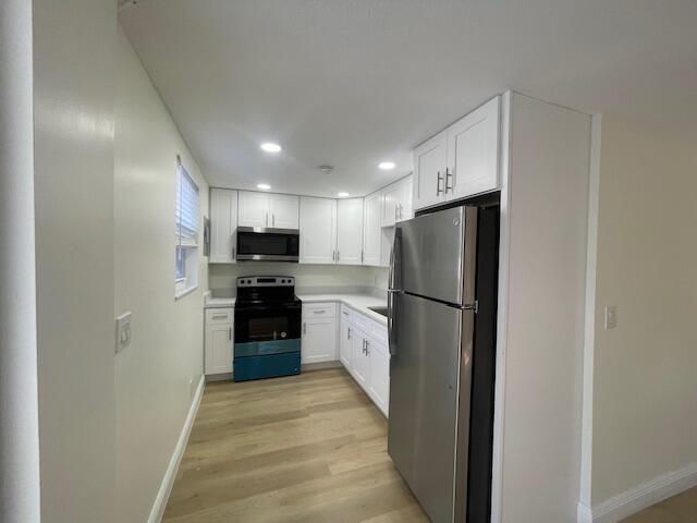 Photo - 302 N Tamarind Ave