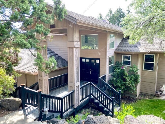 Building Photo - Elegant Awbrey Butte Home | Unfurnished | ...