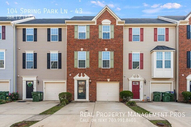 3 Bed Townhome near I-95! - 3 Bed Townhome near I-95!