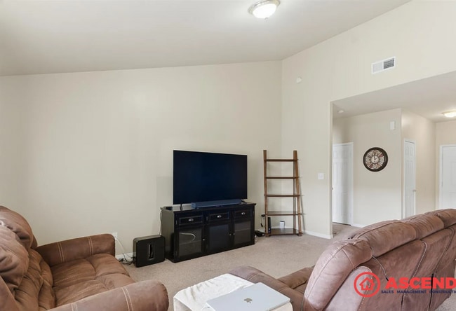 Photo - Fabulous 4 Bedroom Home!!