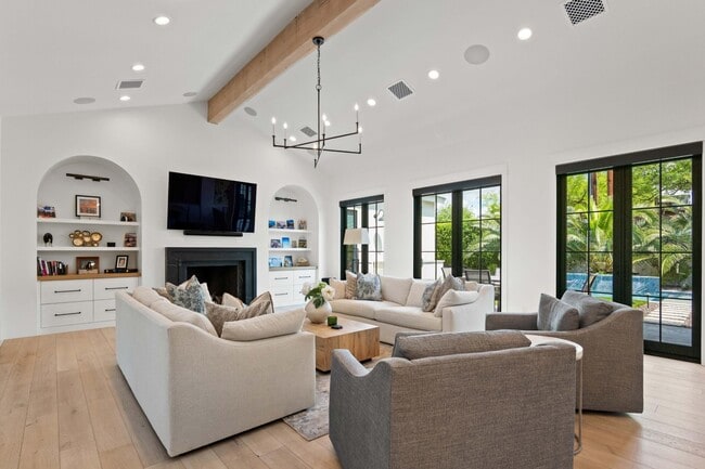 Photo - 5309 N 33rd St
