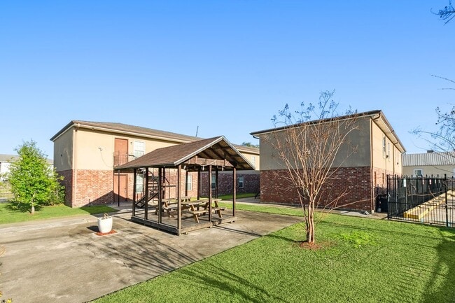 Photo - 3000 Lasalle St