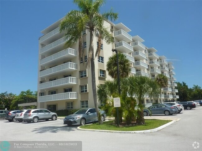 Building Photo - 1831 NE 38th St Rental