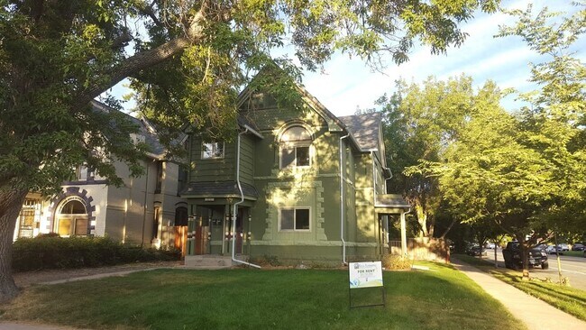Fabulously Updated 1 Bed/1 Bath Apt in Vic... - Fabulously Updated 1 Bed/1 Bath Apt in Vic... Unidad 03