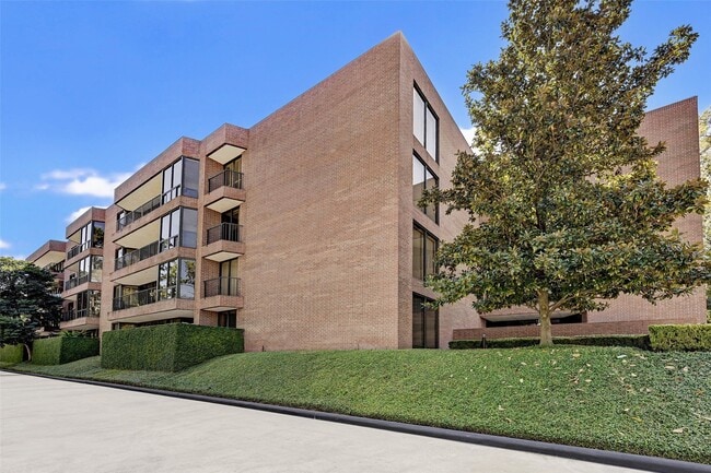 Building Photo - 9333 Memorial Dr Unit 413 Rental