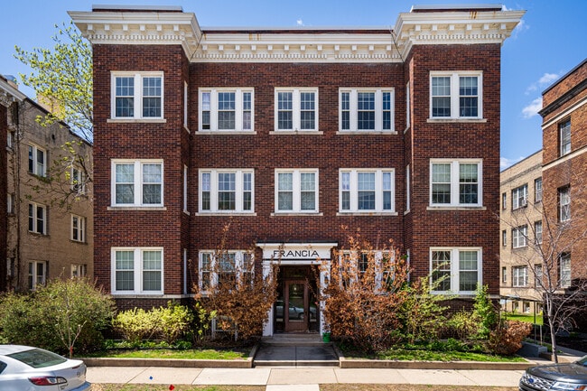 Photo - 2222 Girard Ave S Apartments