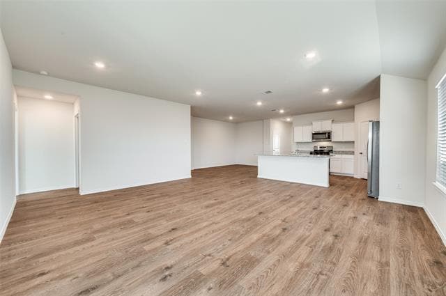 Photo - 775 Tiger Lily Wy