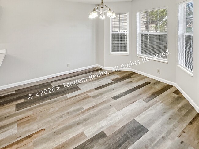 Photo - 512 Selsey Ct S