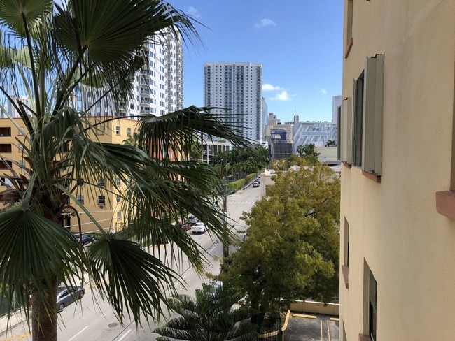 Photo - 546 SW 1st St Unidad 501