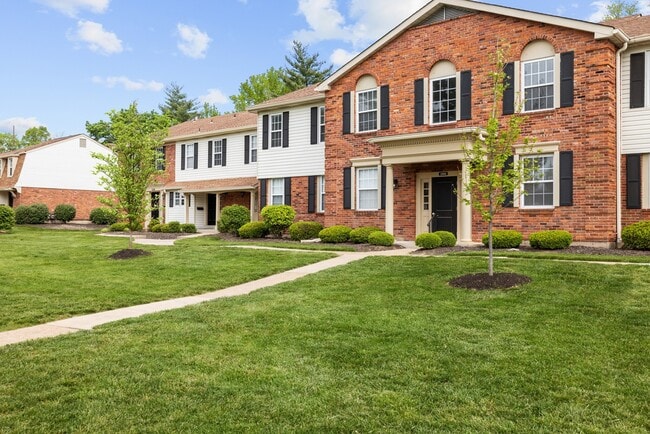 Exterior at Woods Mill Park Apartments & Townhomes