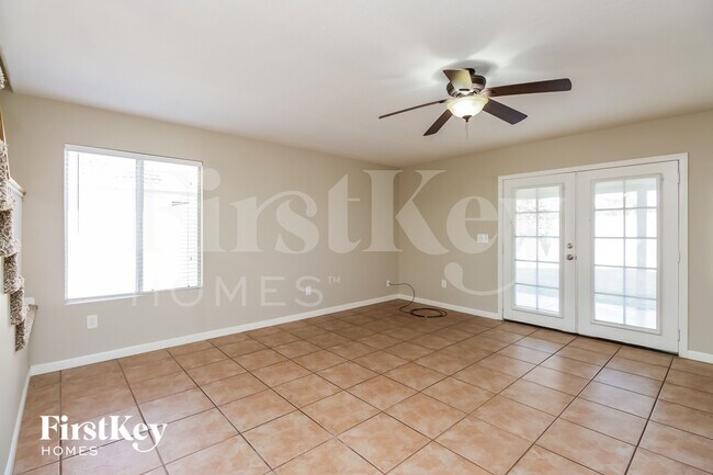 Photo - 848 E Morelos St