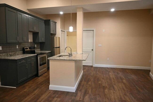 Building Photo - 149 Washington St Unit 3