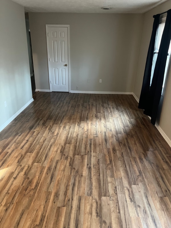 Photo - 107 Molloy Ct