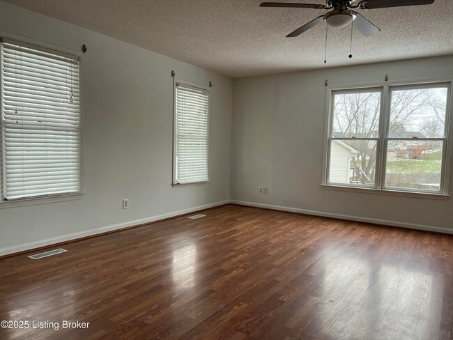 Photo - 47 N Country Dr