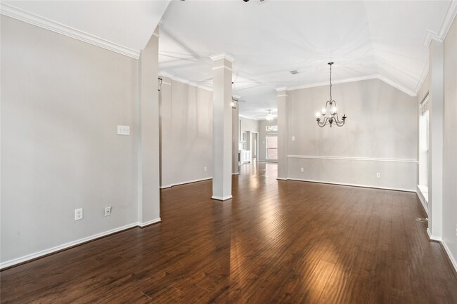 Building Photo - 8415 Trophy Pl Dr Rental