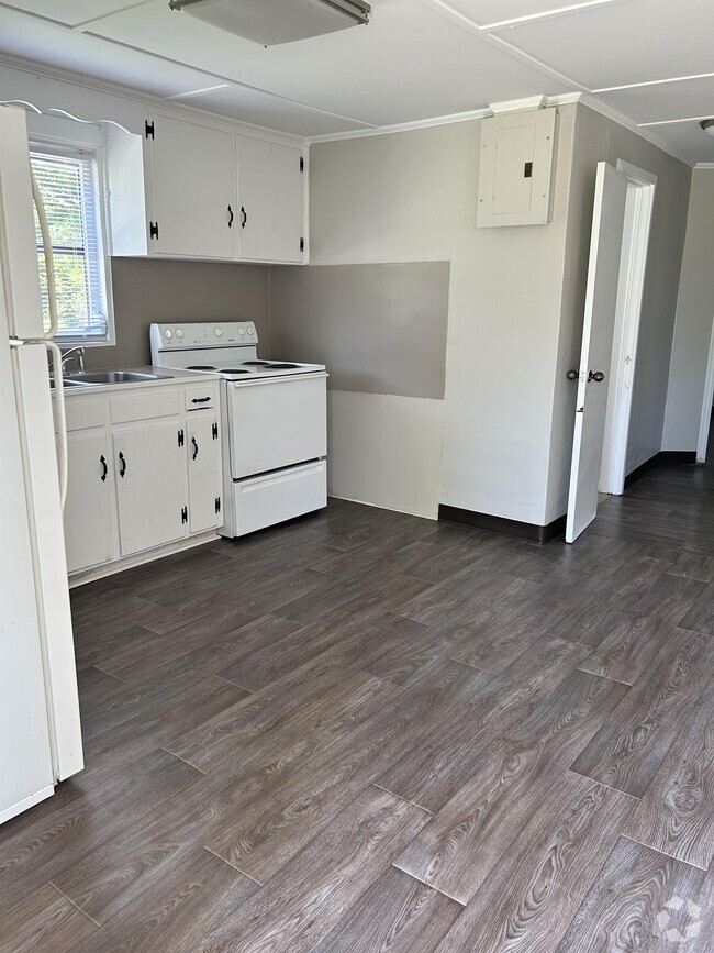 Building Photo - 3209 Old Charlotte Hwy Rental