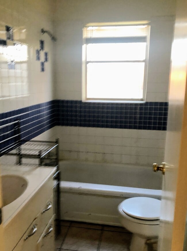 Photo - 4115 S Monroe St