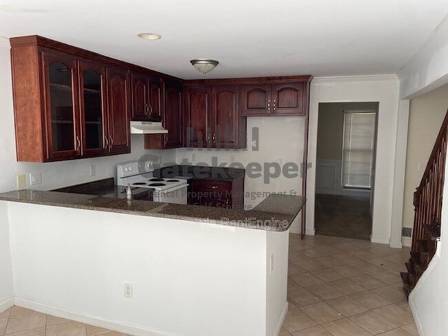 Photo - 145 Princeton Trce