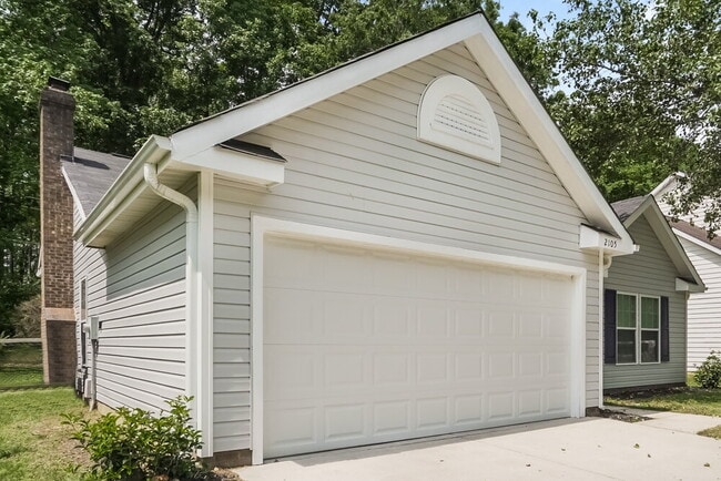 Photo - 2105 David Earl Dr